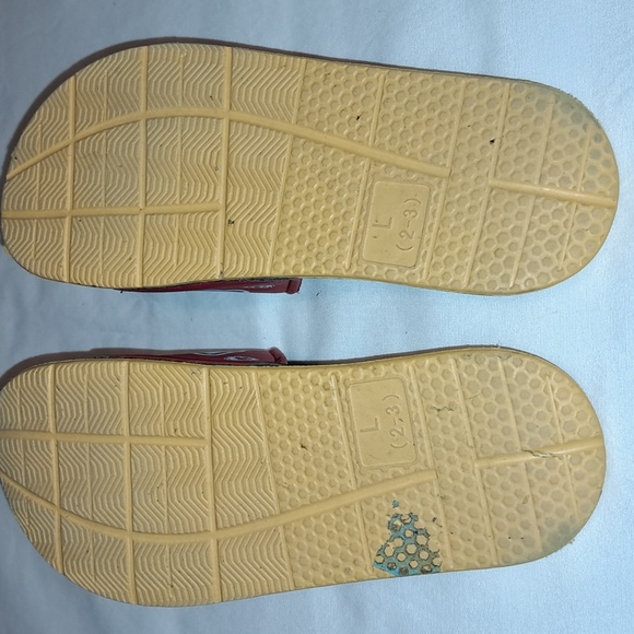 Boys Kansas City Chiefs Slides. Size L 2/3. - Picture 3 of 4